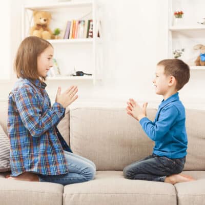 Quiet games to take anywhere with kids that don’t need prep or a lot supplies. Quiet activities and quiet games for kids to play when you’re in the car, in a waiting room or at home and need the kids to play independently.