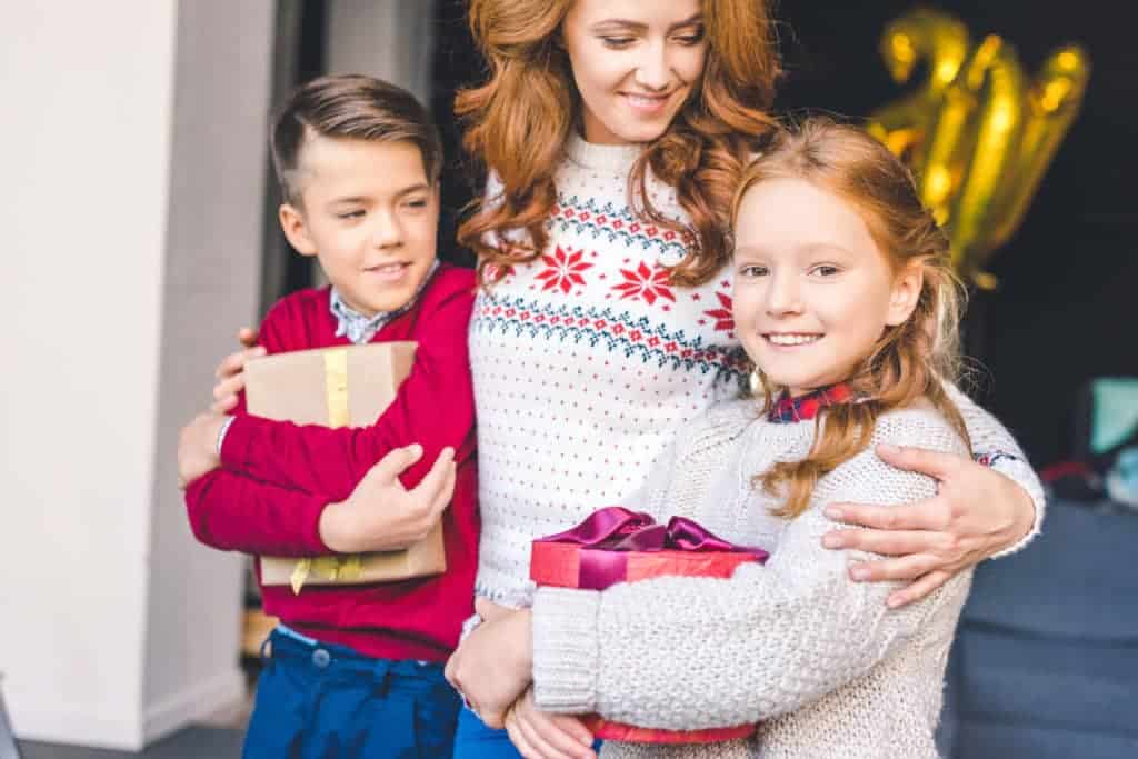 Memorable Experiences You Can Give To Your Children. Non Toy Gifts Kids Will Love. Don't Want to give my kids more toys this christmas, what else will they love?