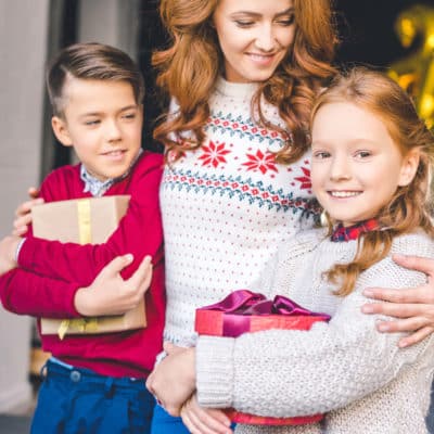 Memorable Experiences You Can Give To Your Children. Non Toy Gifts Kids Will Love. Don't Want to give my kids more toys this christmas, what else will they love?