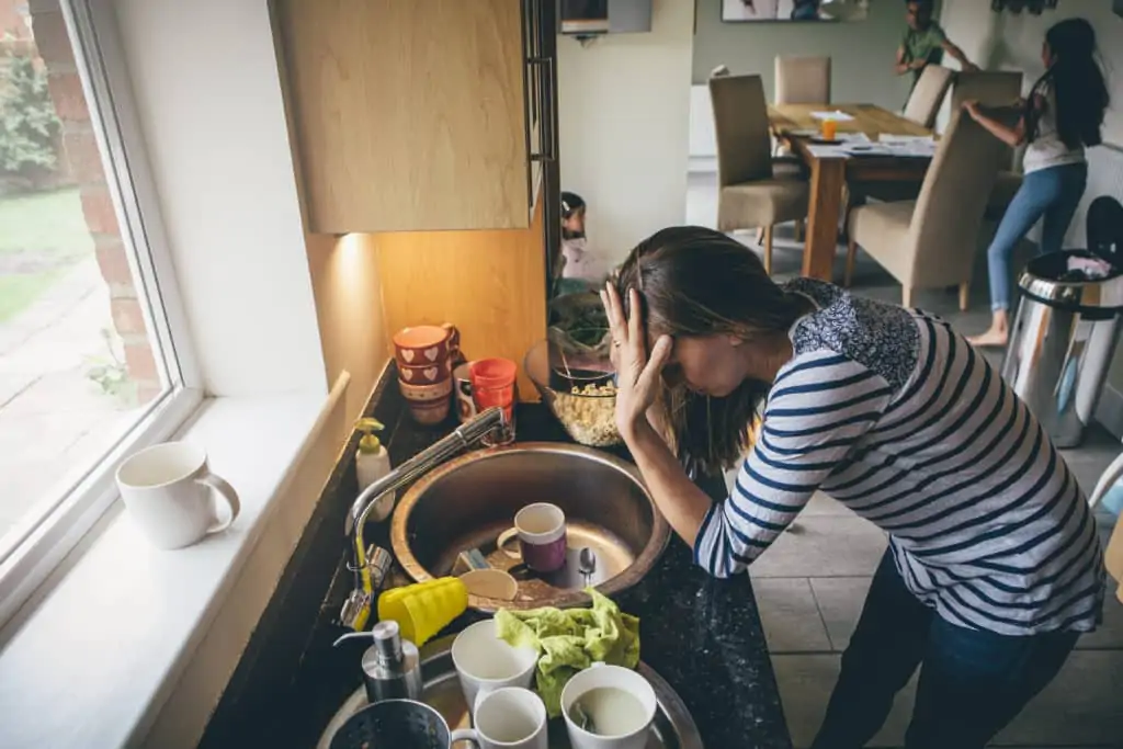 Stress Busting Tips for Busy Moms: 7 Effective Ways to Minimize Parenting Stress and Living More Peacefully and as a Happier Mom