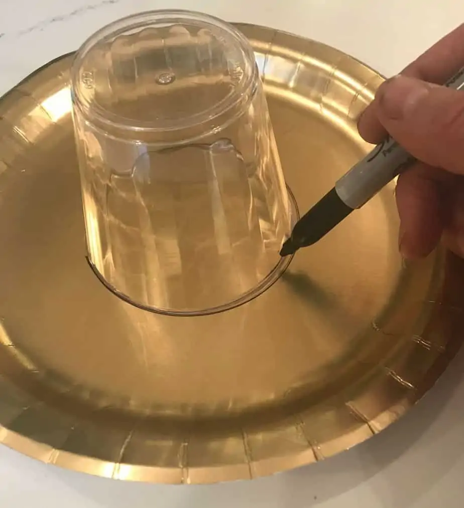 Create Your Own Waterless Snow Globes. make it yourself snow globe. make your own snow globe.