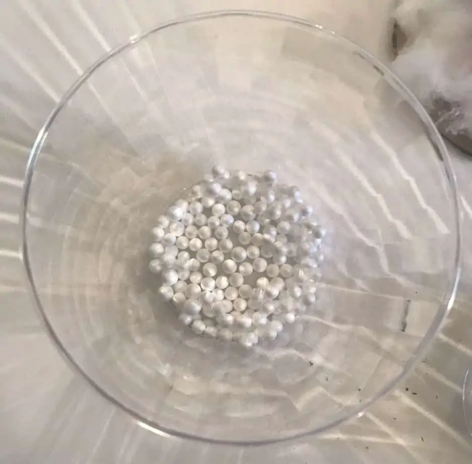 Create Your Own Waterless Snow Globes. make it yourself snow globe. make your own snow globe.