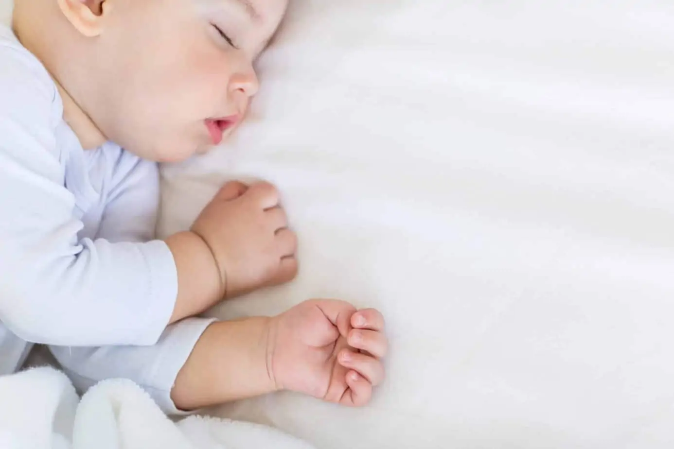 Here are some gentle ways to help your child sleep through the night without crying it out. When parents hear of sleep training, they think of the cry-it-out method but that’s not the only, or best solutions to help your baby sleep through the night. These alternatives to crying-it-out will indeed help your baby learn to sleep through the night on their own (when they are ready) without closing the door and listening to them scream for hours.