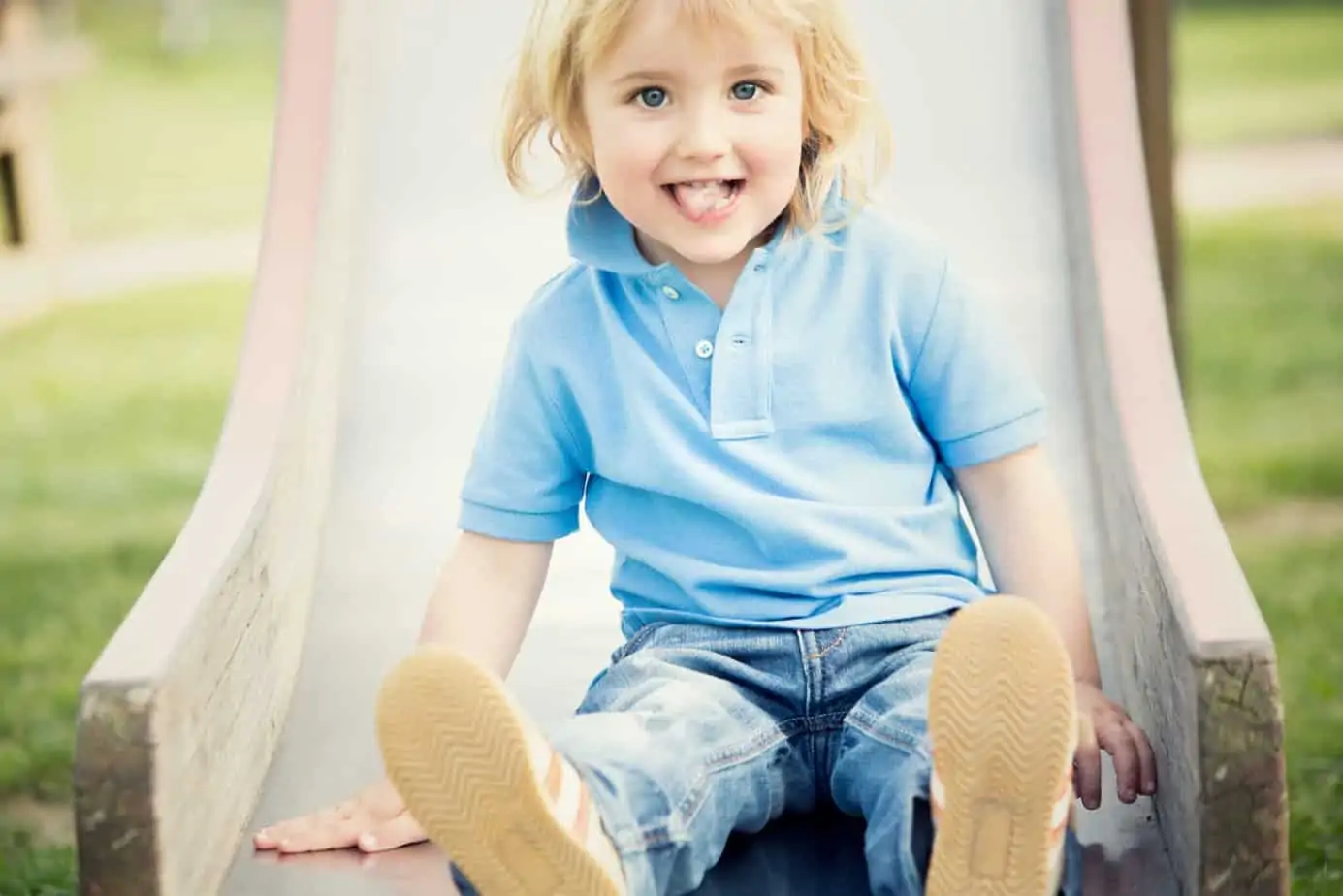How much time do your kids spend outside? 6 Health Benefits of Outdoor Play plus 20 Fun Ideas for Getting Outdoors ​and Turning Off Screens. Playing outside is fun and crucial to child development and brain function in children. Outdoor activities make playing outside fun and engaging. 20 outdoor play ideas.