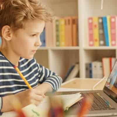 Remote learning or homeschool, what are they and how do they compare. Homeschooling and distance learning are similar, but have an equal amount of differences to consider when making an education choice for your child. 
