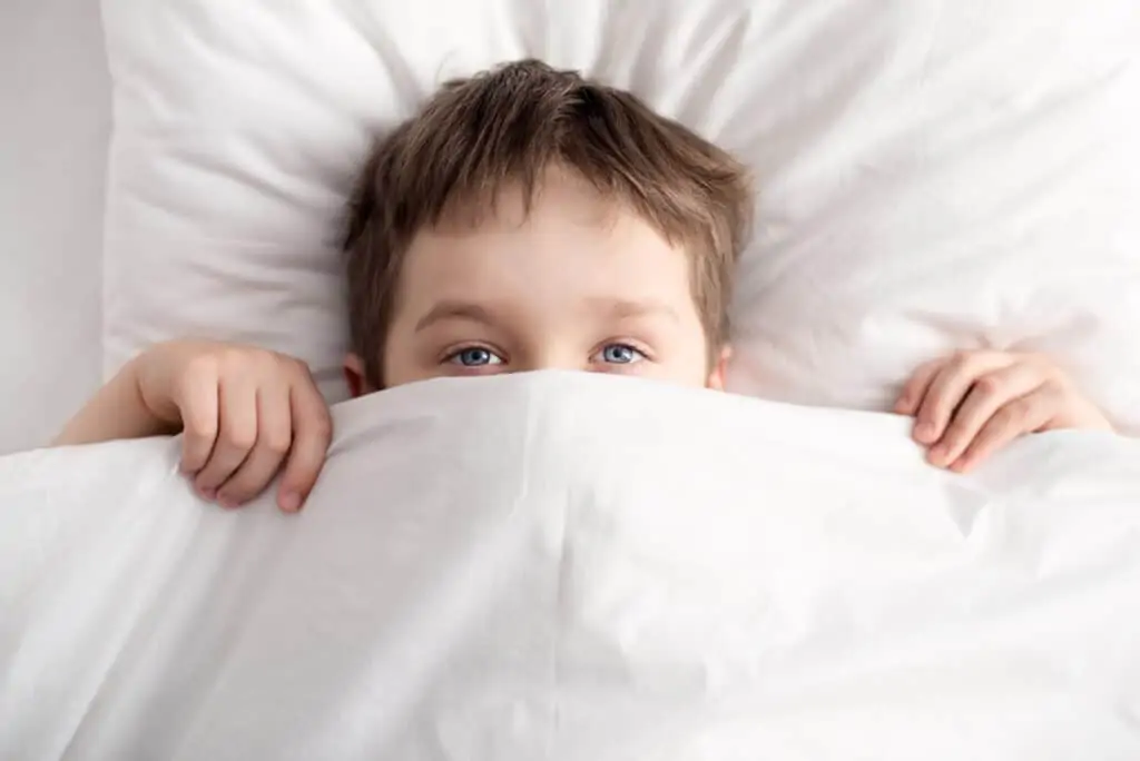 How to help wake up kids in the morning and get the day started on the right foot. Waking up kids, how to get your child out of bed in the morning without a battle. 