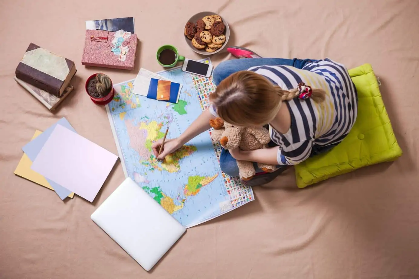Are you considering homeschooling your kids this year or possibly in the future? This is a real-life list of pros and cons of homeschooling to help you make an informed and confident school choice decision. 