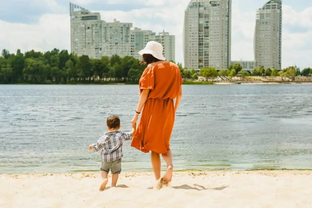 How to set the tone in your home for more happiness, less chaos and peaceful moments with your kids. Tools to help you be a happy mom and stay calm.