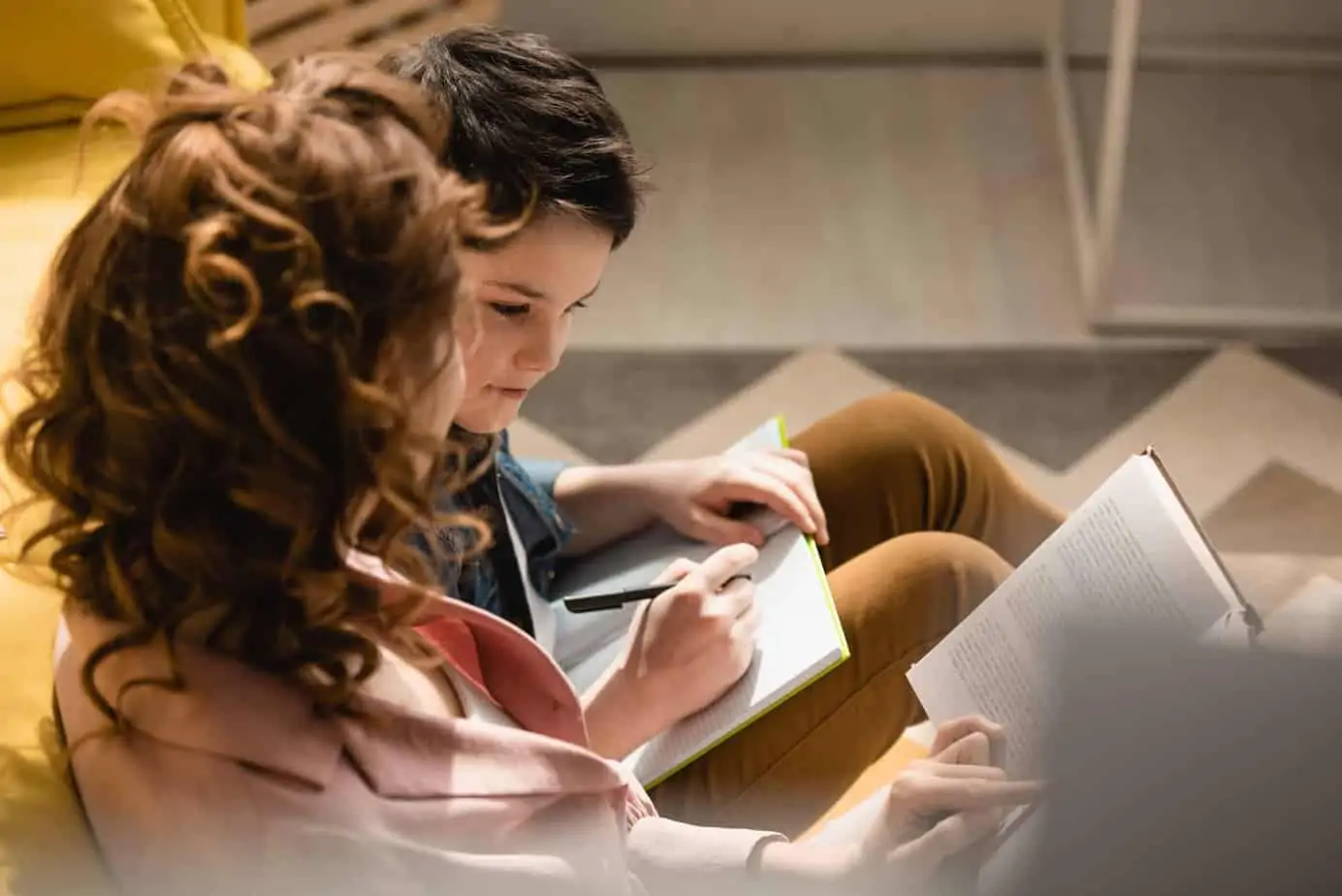 Are you considering homeschooling your kids this year or possibly in the future? This is a real-life list of pros and cons of homeschooling to help you make an informed and confident school choice decision. 
