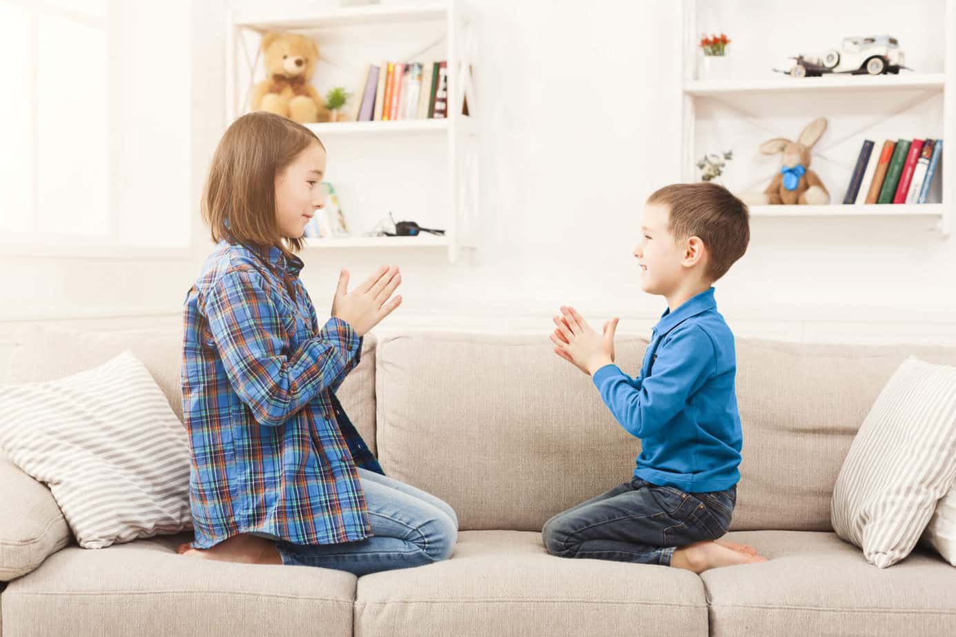 Quiet games to take anywhere with kids that don’t need prep or a lot supplies. Quiet activities and quiet games for kids to play when you’re in the car, in a waiting room or at home and need the kids to play independently.