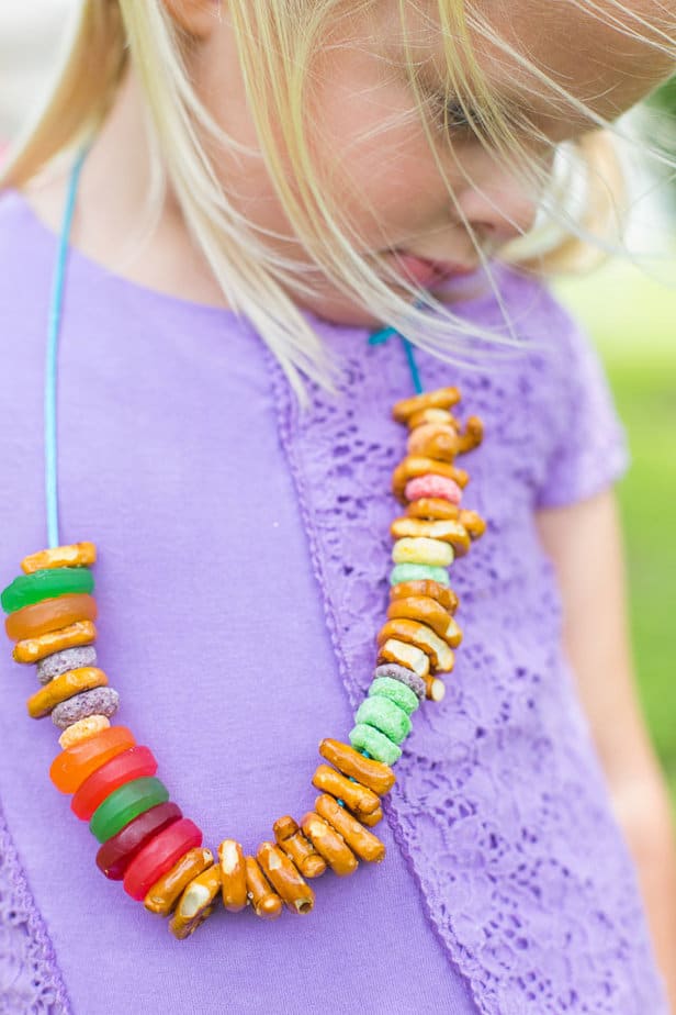 15 Healthy Summer Snacks children kids string a snack necklace