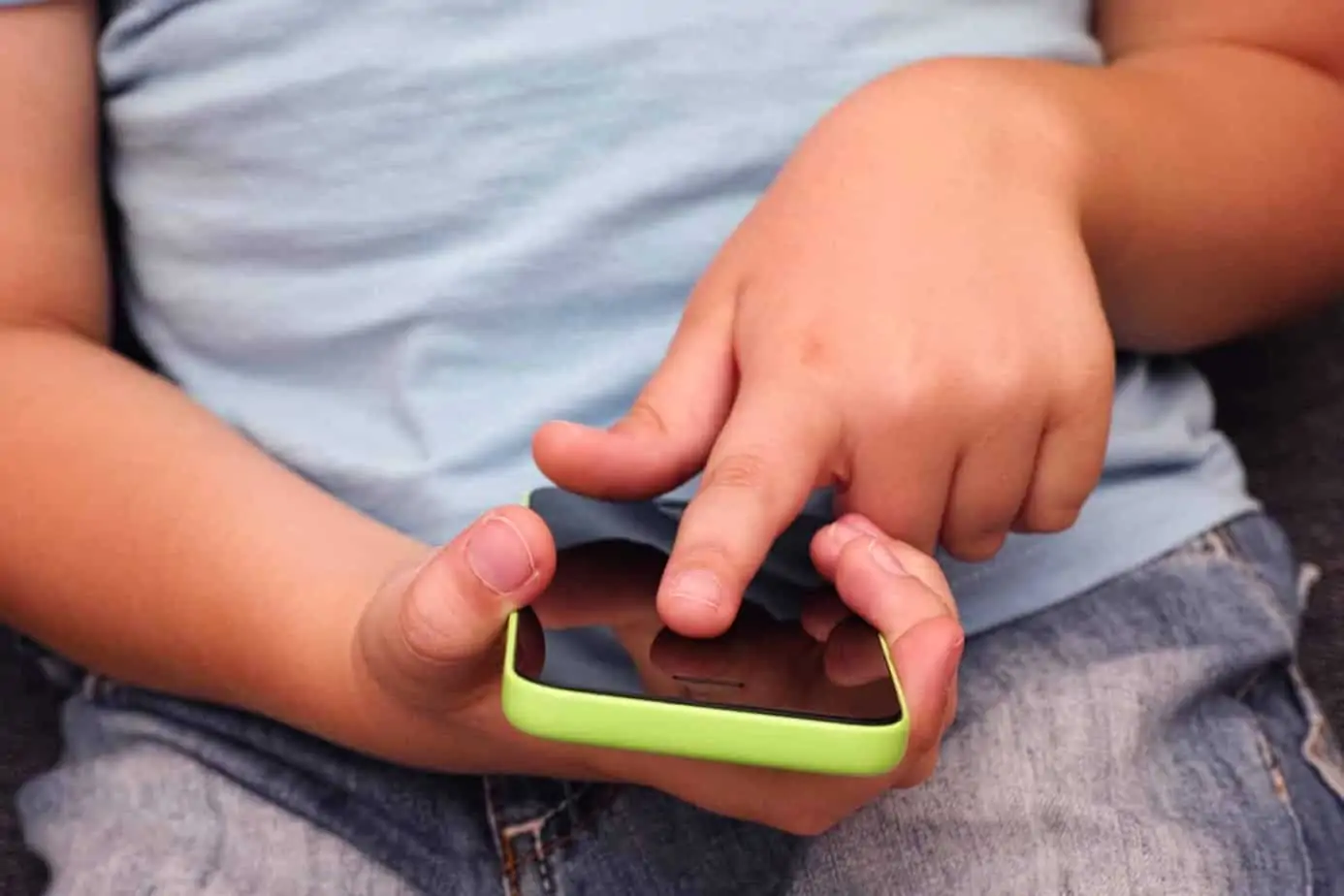 dangers inside popular social media apps. Social Media exposes youth to cyberbullying, pornography, self harming, and teen suicide. Set limits with technology.
